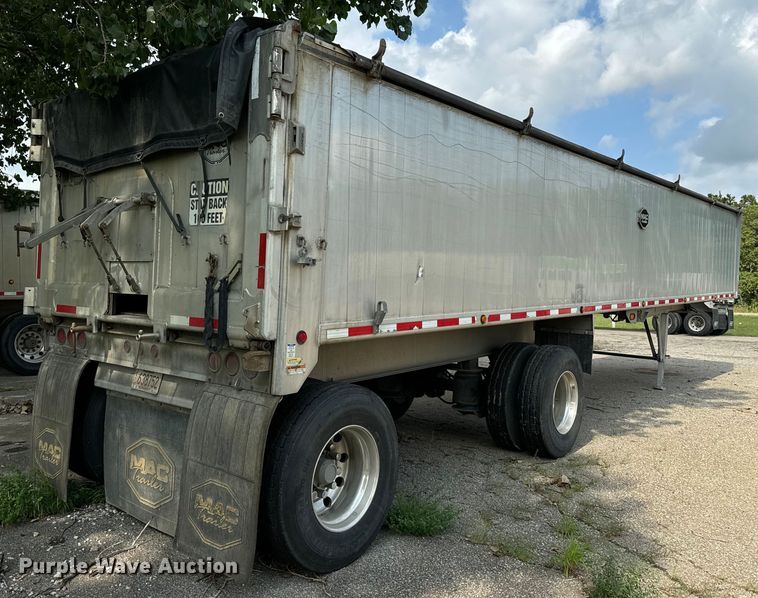 image for item EE7486 2011 Mac end dump trailer