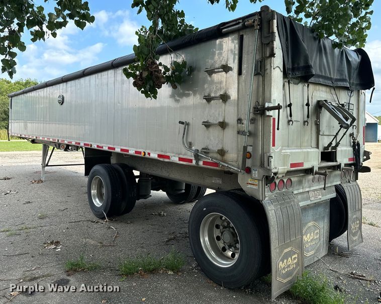 image for item EE7486 2011 Mac end dump trailer
