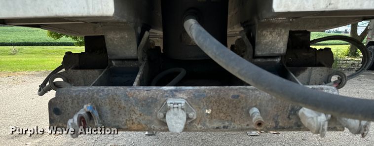 image for item EE7486 2011 Mac end dump trailer