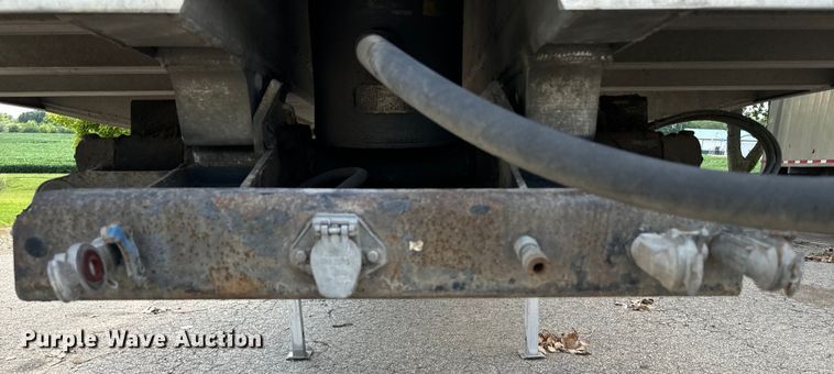 image for item EE7486 2011 Mac end dump trailer