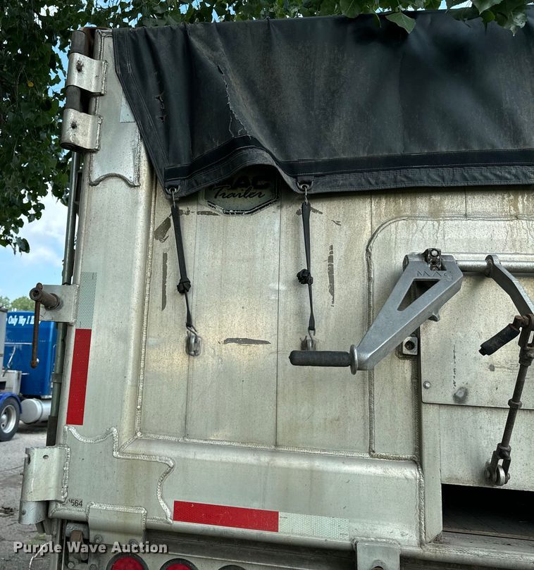 image for item EE7486 2011 Mac end dump trailer