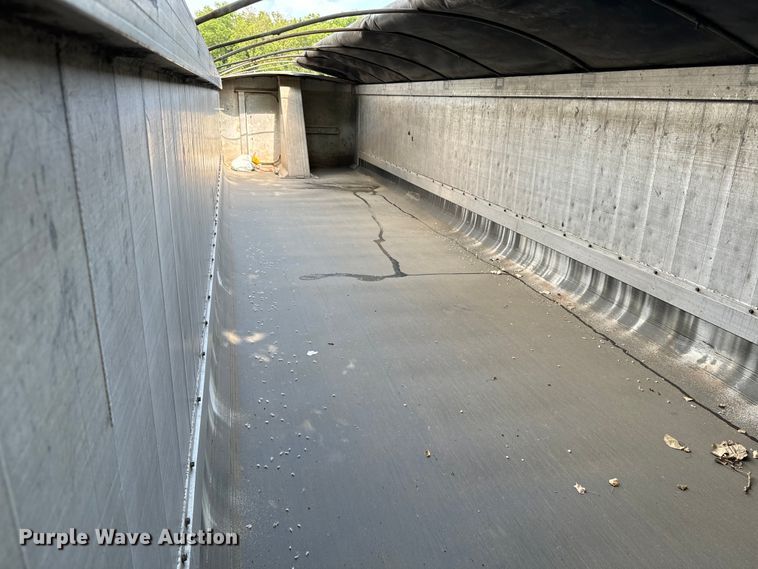 image for item EE7486 2011 Mac end dump trailer