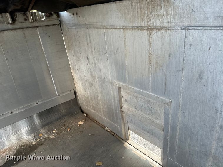 image for item EE7486 2011 Mac end dump trailer