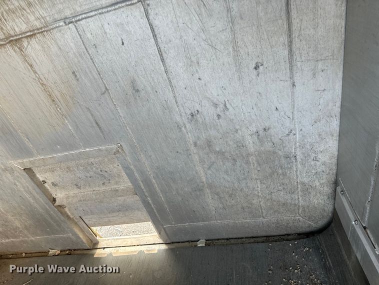 image for item EE7486 2011 Mac end dump trailer