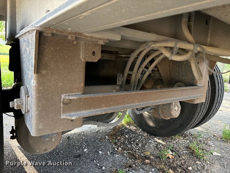 image for item EE7486 2011 Mac end dump trailer