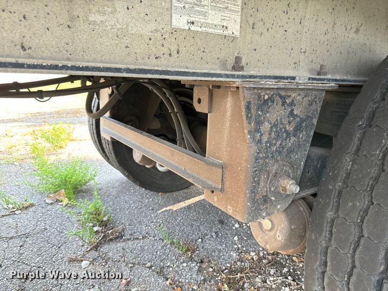 image for item EE7486 2011 Mac end dump trailer