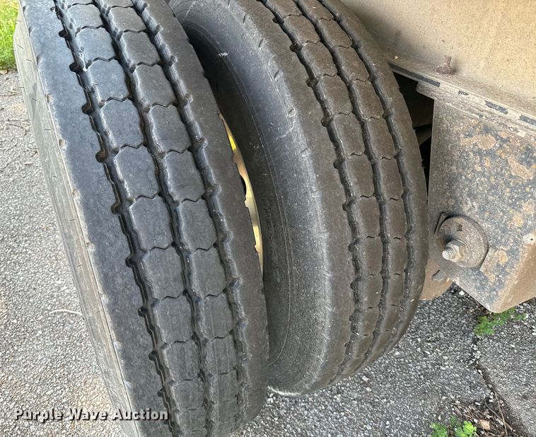 image for item EE7486 2011 Mac end dump trailer