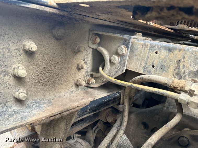 image for item EE7487 2001 Peterbilt 379 semi truck