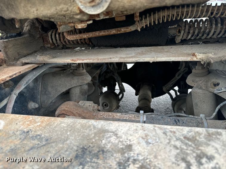 image for item EE7487 2001 Peterbilt 379 semi truck