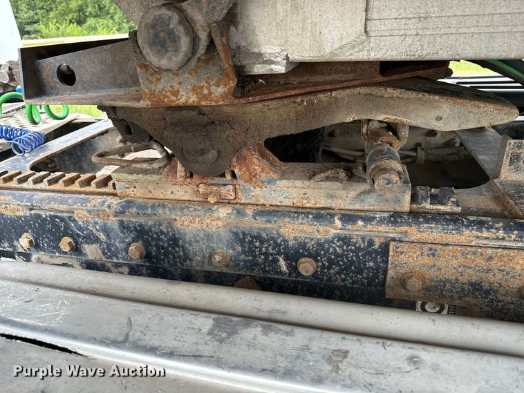 image for item EE7487 2001 Peterbilt 379 semi truck