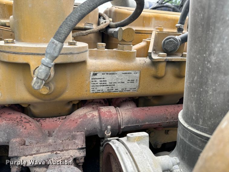 image for item EE7487 2001 Peterbilt 379 semi truck