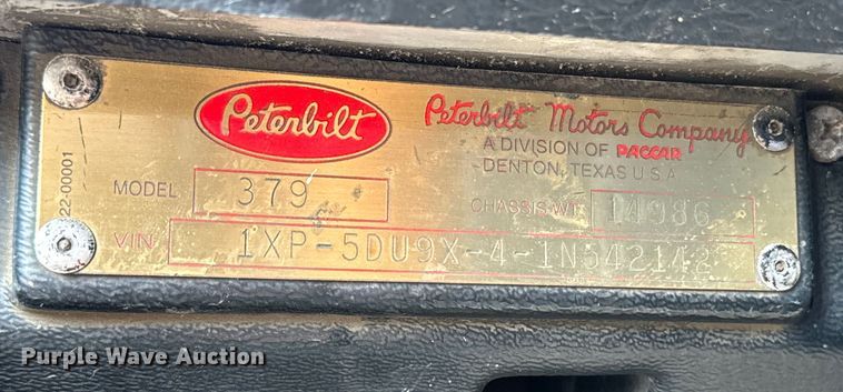 image for item EE7487 2001 Peterbilt 379 semi truck