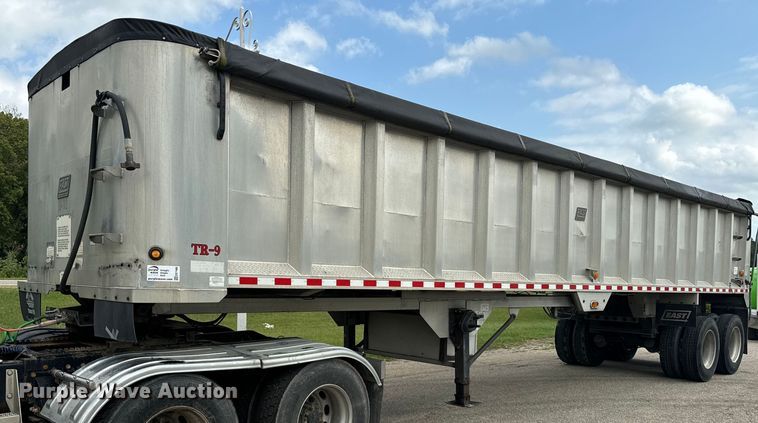 image for item EE7488 2000 East U28 end dump trailer