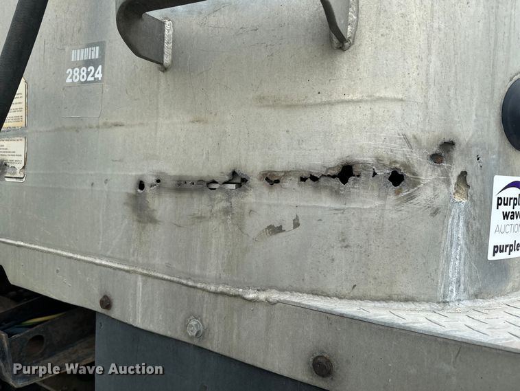 image for item EE7488 2000 East U28 end dump trailer