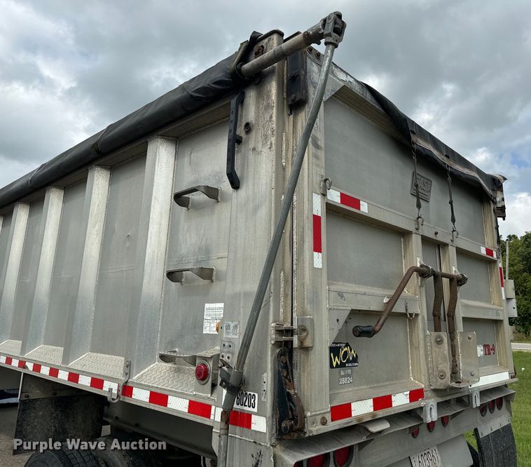 image for item EE7488 2000 East U28 end dump trailer
