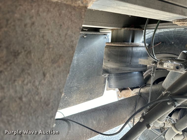 image for item EE7488 2000 East U28 end dump trailer