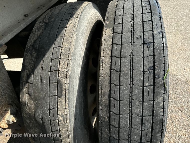 image for item EE7488 2000 East U28 end dump trailer