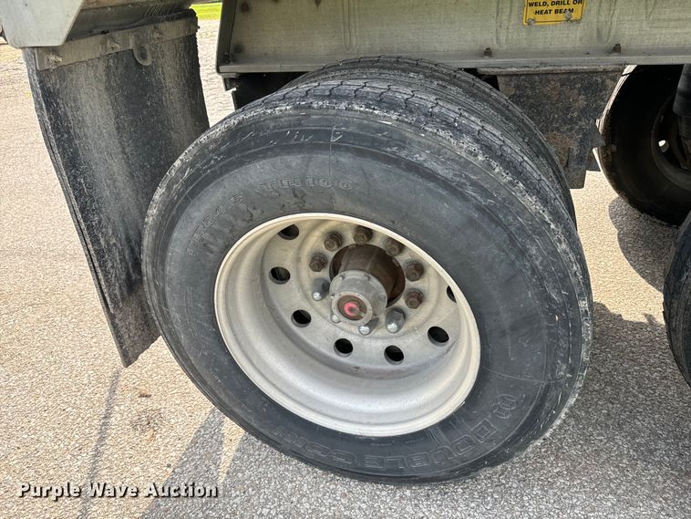 image for item EE7488 2000 East U28 end dump trailer