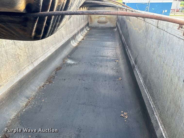 image for item EE7490 2012 East end dump trailer