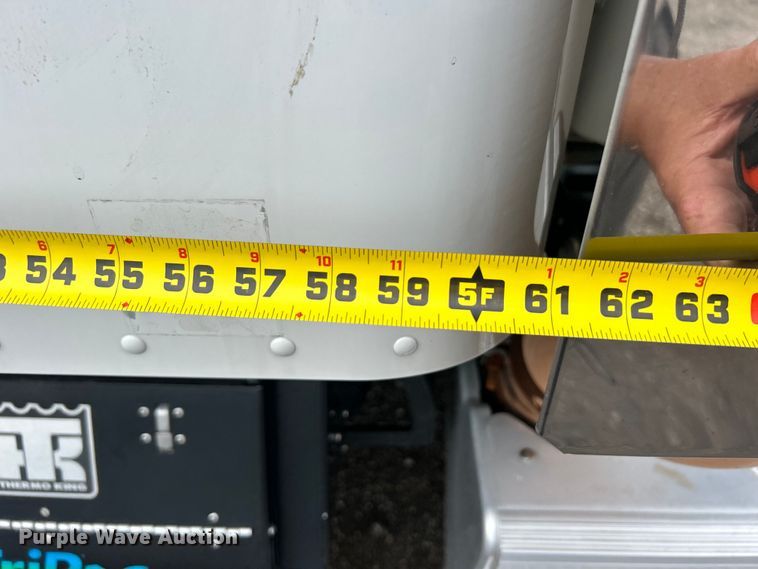 image for item EG0683 2019 Peterbilt  579 semi truck