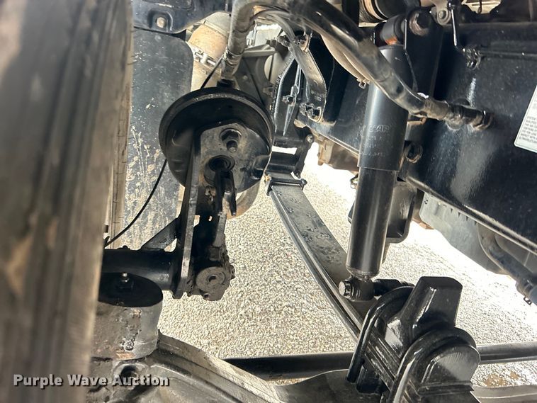 image for item EG0683 2019 Peterbilt  579 semi truck