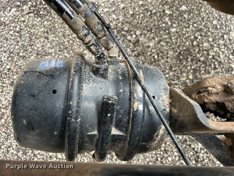 image for item EG0683 2019 Peterbilt  579 semi truck