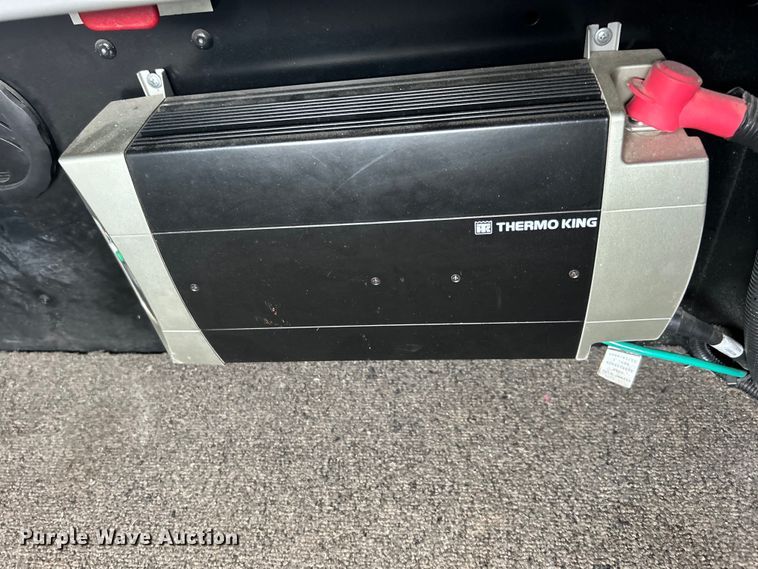 image for item EG0683 2019 Peterbilt  579 semi truck