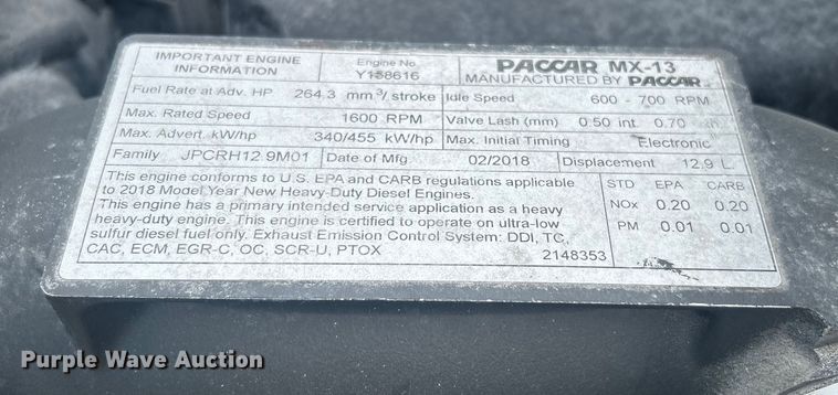 image for item EG0683 2019 Peterbilt  579 semi truck