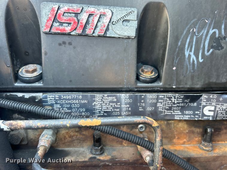 image for item EG0819 2000 Freightliner  FLD semi truck