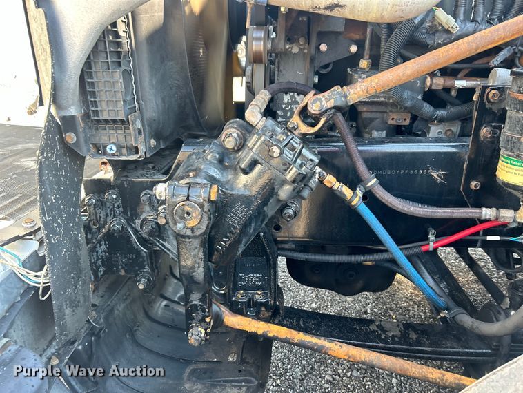 image for item EG0819 2000 Freightliner  FLD semi truck