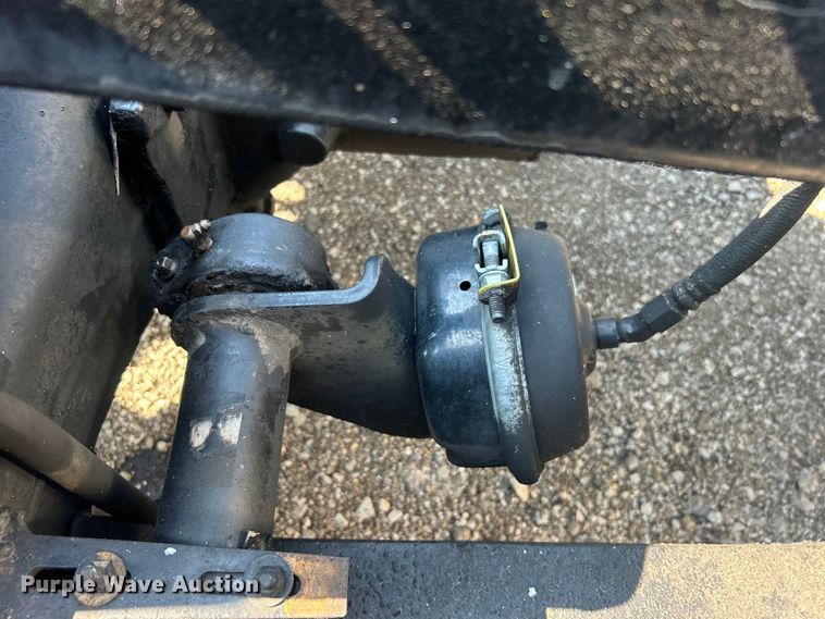 image for item EG0819 2000 Freightliner  FLD semi truck