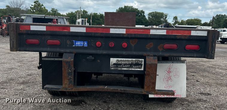 image for item EG0842 1996 Fruehauf Trailer Corporation PBFL-NF2S-451 flatbed trailer