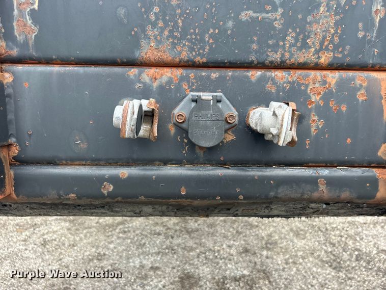 image for item EG0842 1996 Fruehauf Trailer Corporation PBFL-NF2S-451 flatbed trailer