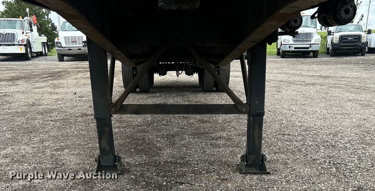 image for item EG0842 1996 Fruehauf Trailer Corporation PBFL-NF2S-451 flatbed trailer