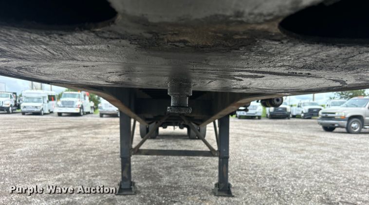 image for item EG0842 1996 Fruehauf Trailer Corporation PBFL-NF2S-451 flatbed trailer