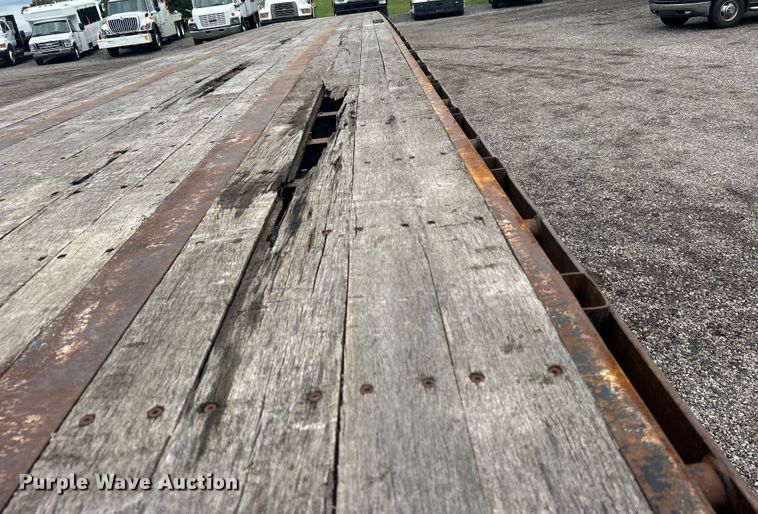 image for item EG0842 1996 Fruehauf Trailer Corporation PBFL-NF2S-451 flatbed trailer