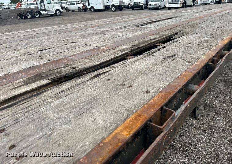 image for item EG0842 1996 Fruehauf Trailer Corporation PBFL-NF2S-451 flatbed trailer