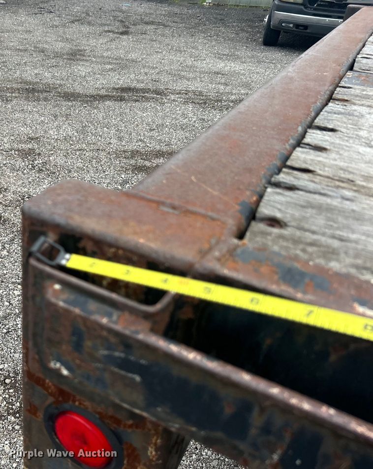 image for item EG0842 1996 Fruehauf Trailer Corporation PBFL-NF2S-451 flatbed trailer