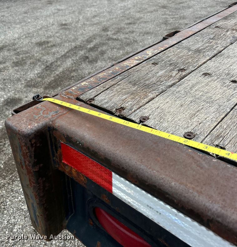 image for item EG0842 1996 Fruehauf Trailer Corporation PBFL-NF2S-451 flatbed trailer