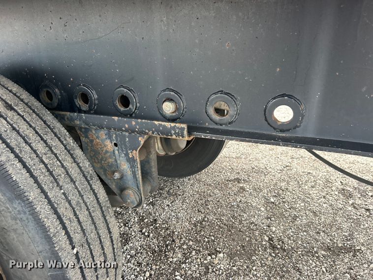 image for item EG0842 1996 Fruehauf Trailer Corporation PBFL-NF2S-451 flatbed trailer