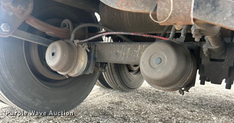 image for item EG0842 1996 Fruehauf Trailer Corporation PBFL-NF2S-451 flatbed trailer