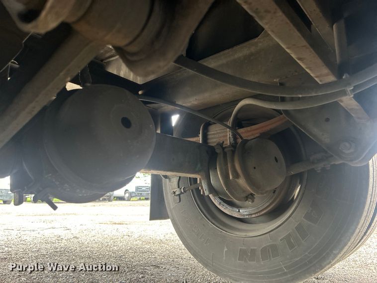 image for item EG0842 1996 Fruehauf Trailer Corporation PBFL-NF2S-451 flatbed trailer