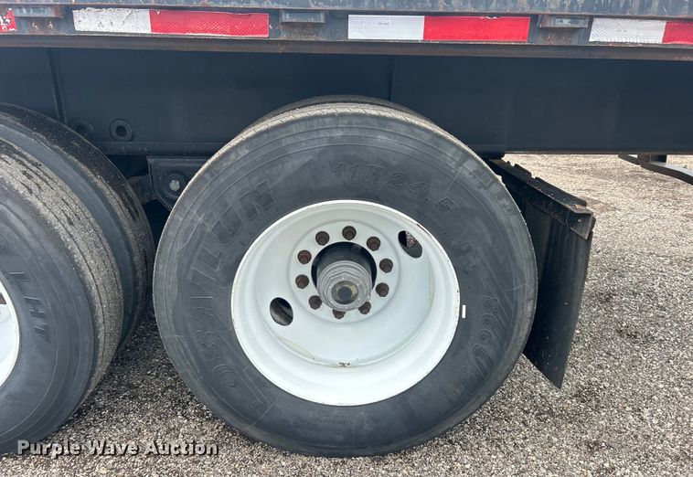 image for item EG0842 1996 Fruehauf Trailer Corporation PBFL-NF2S-451 flatbed trailer