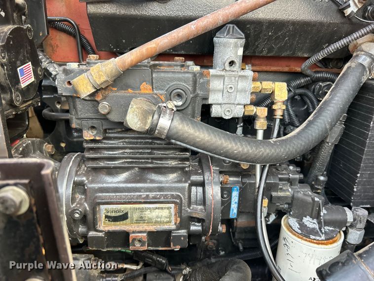 image for item EG0871 2000 International  9100i semi truck