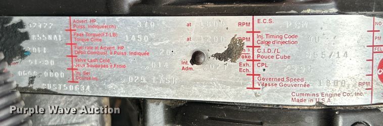 image for item EG0871 2000 International  9100i semi truck