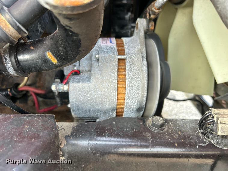 image for item EG0871 2000 International  9100i semi truck