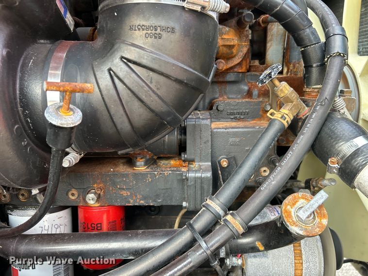 image for item EG0871 2000 International  9100i semi truck