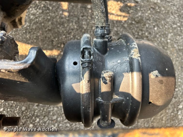 image for item EG0871 2000 International  9100i semi truck