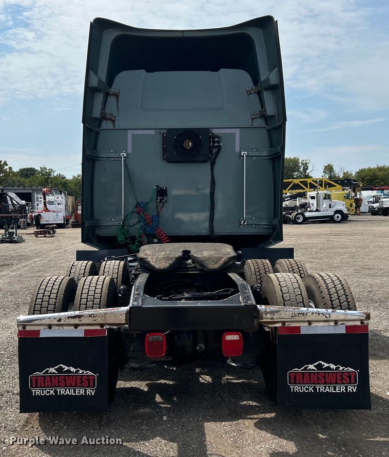 image for item EG0927 2016 Western Star 5700XE  semi truck