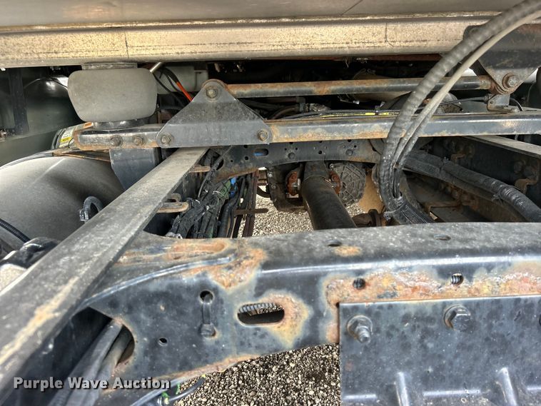 image for item EG0927 2016 Western Star 5700XE  semi truck